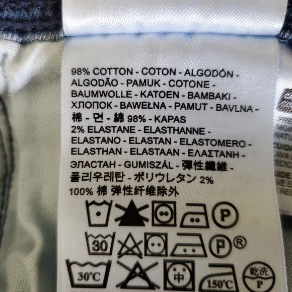 LEVI'S FIVE POCKET DENIM SHORTS - Picture 4 of 4